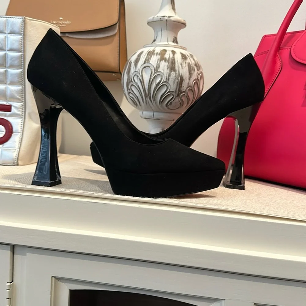 Gorgeous Vince Camuto Slaytia Lucite Platforms in Black Suede, Size 10 NWOB